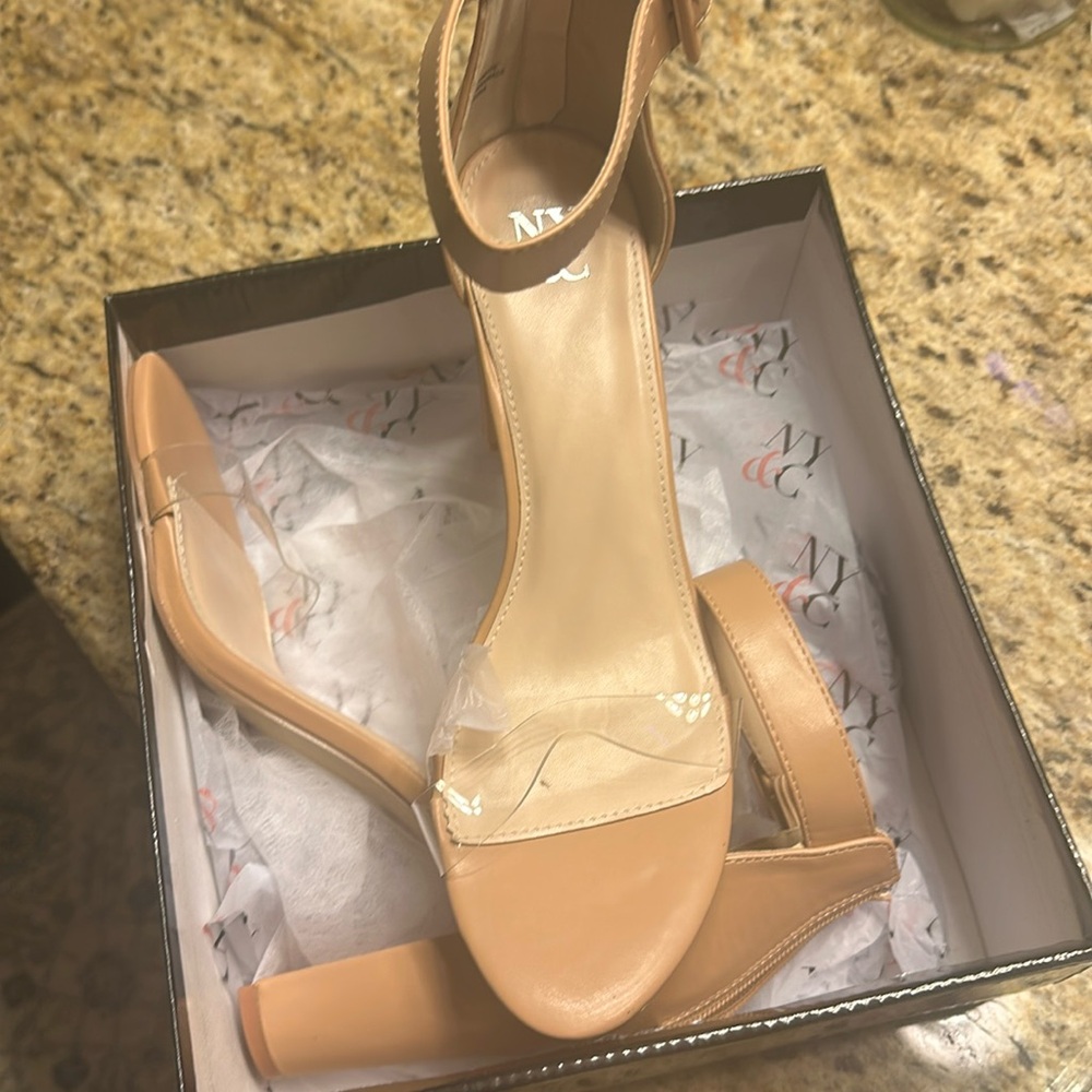 New New York & Company's single band heels